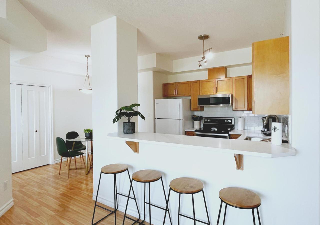Downtown Waterfront Kelowna Oasis Newly Renovated 2Bed 2Bath Appartement Buitenkant foto
