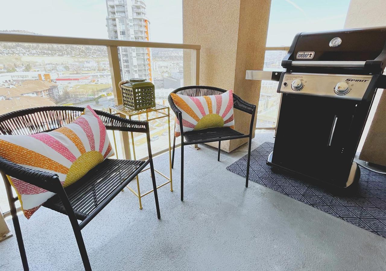 Downtown Waterfront Kelowna Oasis Newly Renovated 2Bed 2Bath Appartement Buitenkant foto