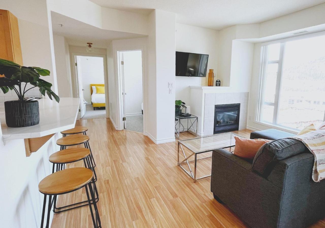 Downtown Waterfront Kelowna Oasis Newly Renovated 2Bed 2Bath Appartement Buitenkant foto