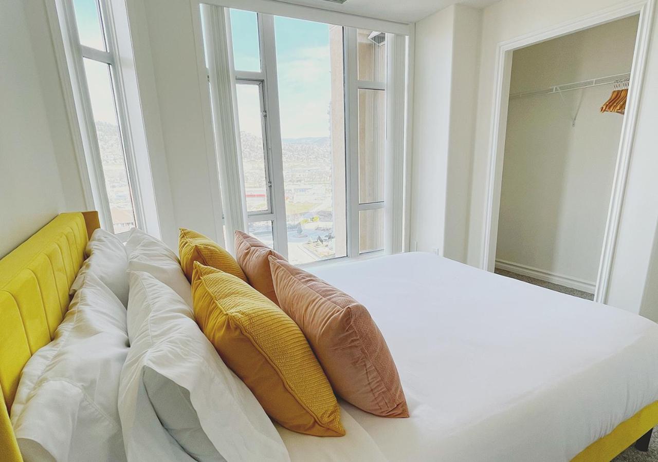 Downtown Waterfront Kelowna Oasis Newly Renovated 2Bed 2Bath Appartement Buitenkant foto
