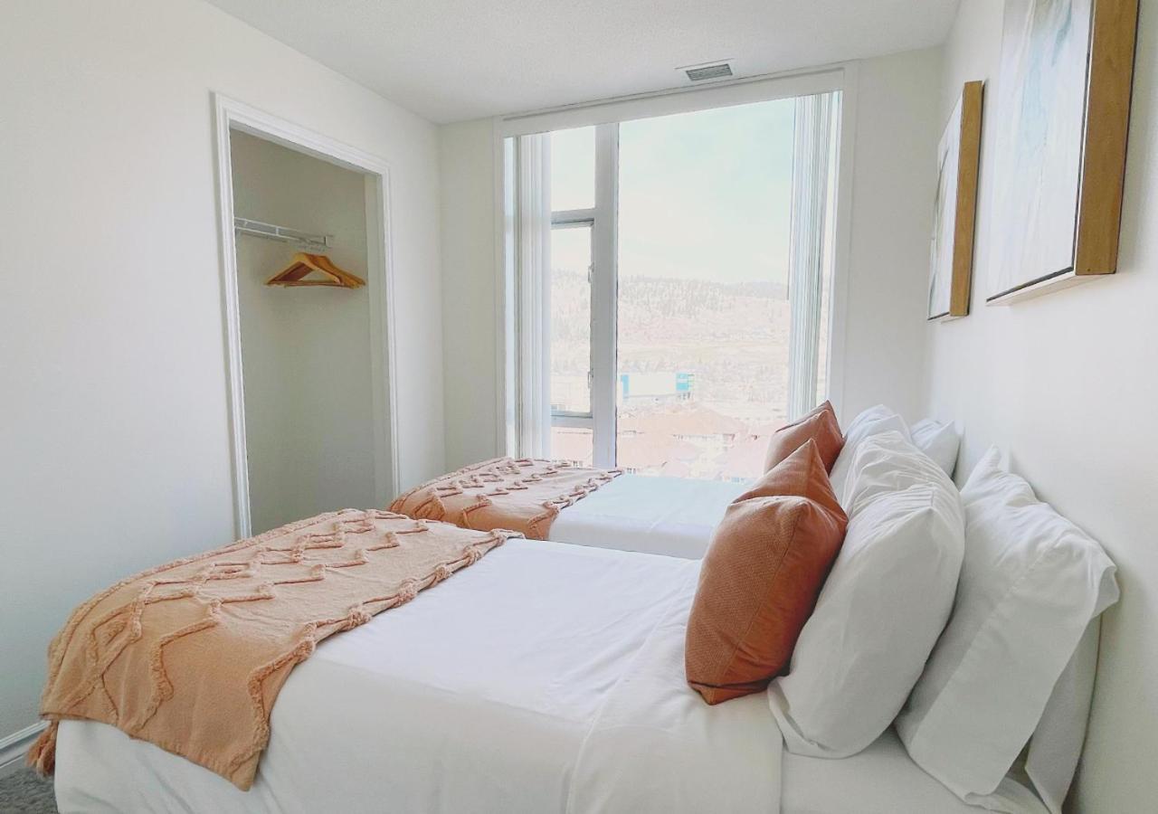 Downtown Waterfront Kelowna Oasis Newly Renovated 2Bed 2Bath Appartement Buitenkant foto